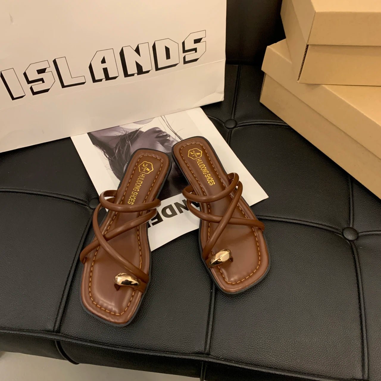 Stylish Women's Cross Strap Slide Sandals Comfortable Lightweight Toe Loop Beach Shoes with Casual Solid Color Design for Summer - Maison zamor