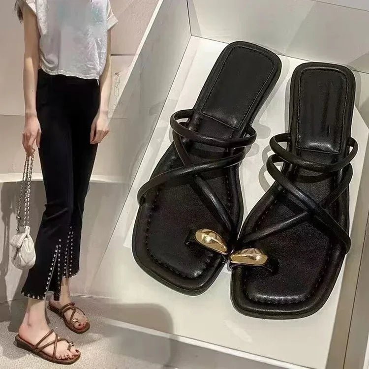 Stylish Women's Cross Strap Slide Sandals Comfortable Lightweight Toe Loop Beach Shoes with Casual Solid Color Design for Summer - Maison zamor